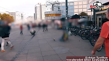 Geile Deutsche Schlampe auf der Straße verführt und in einem Hotel gefickt